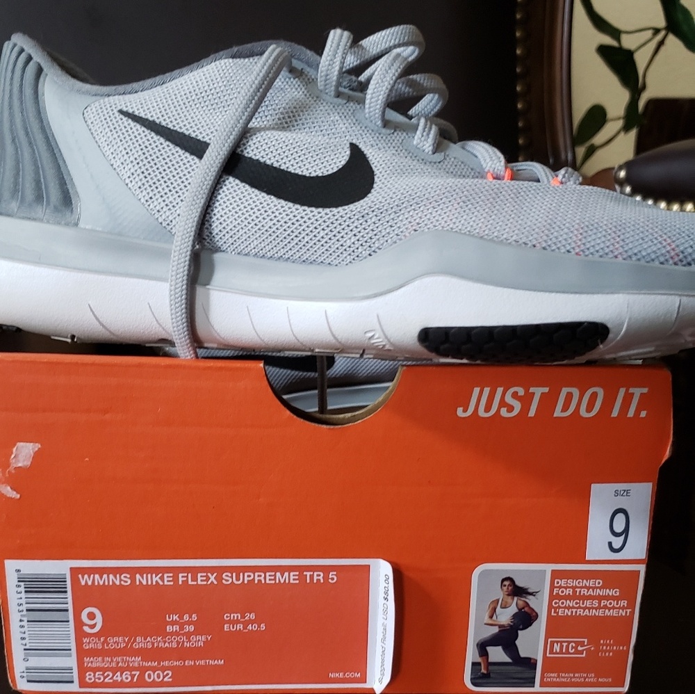 Brand New woman Nikes